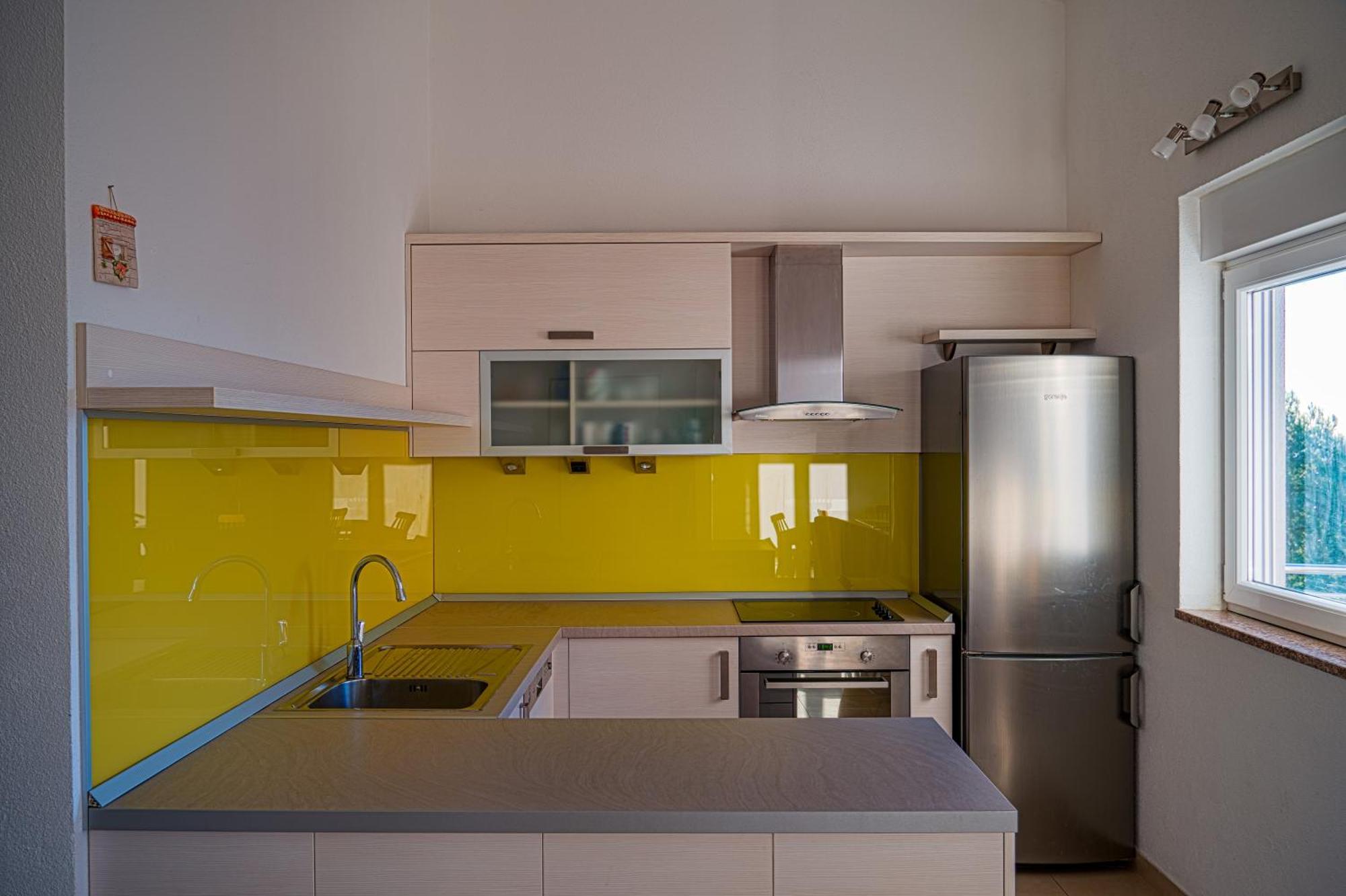 Apartments Sara & Nina โอมิช ภายนอก รูปภาพ