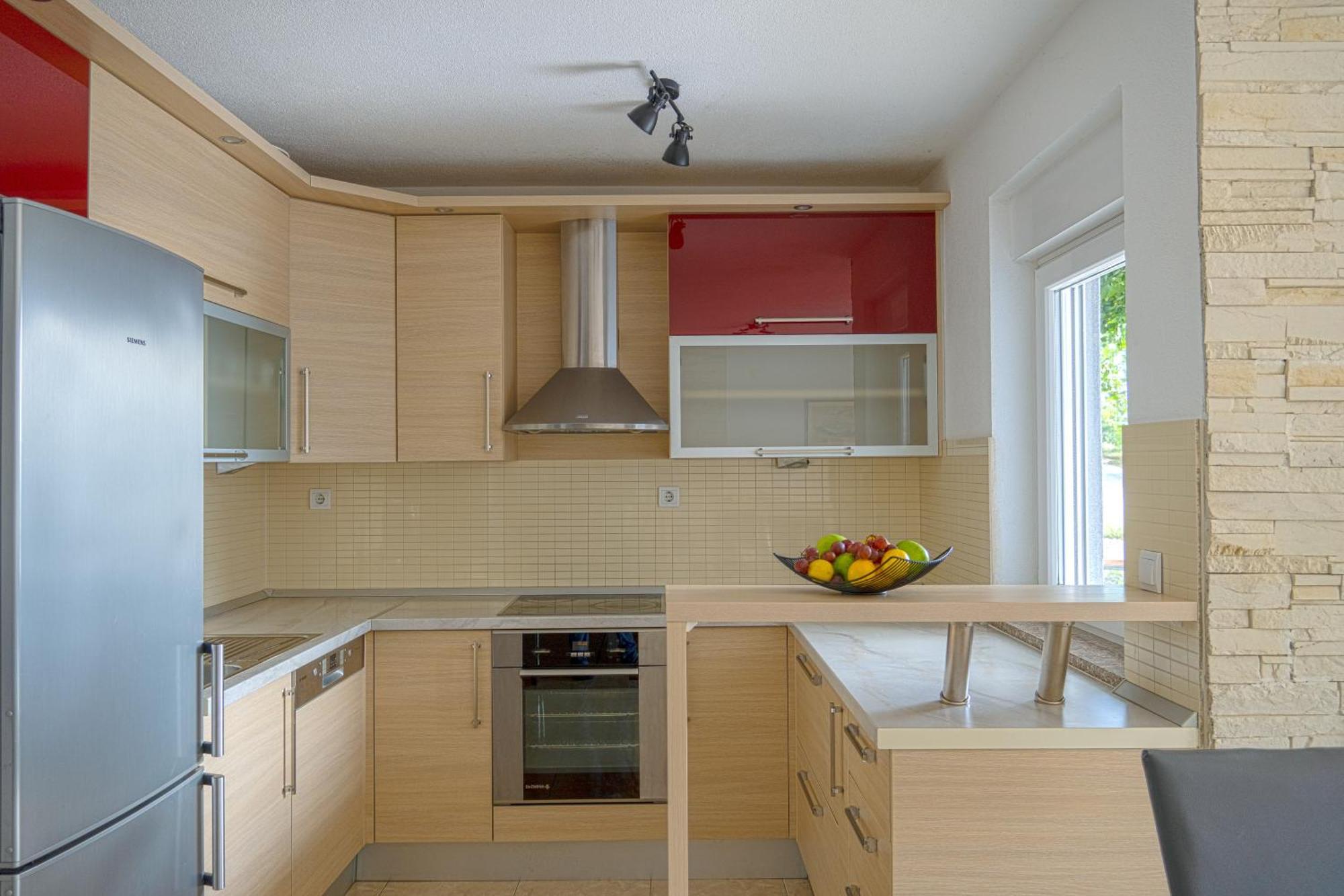 Apartments Sara & Nina โอมิช ภายนอก รูปภาพ