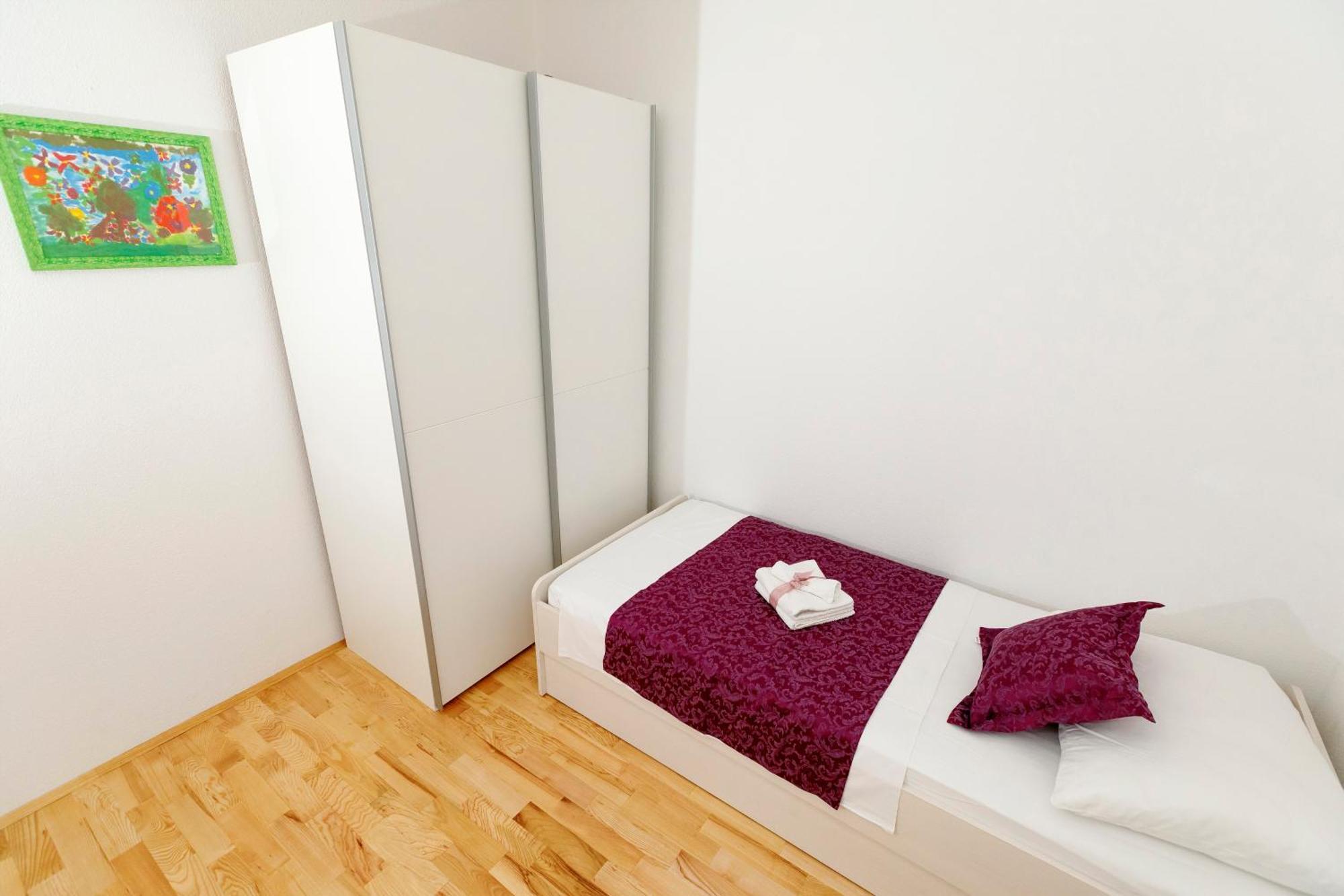 Apartments Sara & Nina โอมิช ภายนอก รูปภาพ
